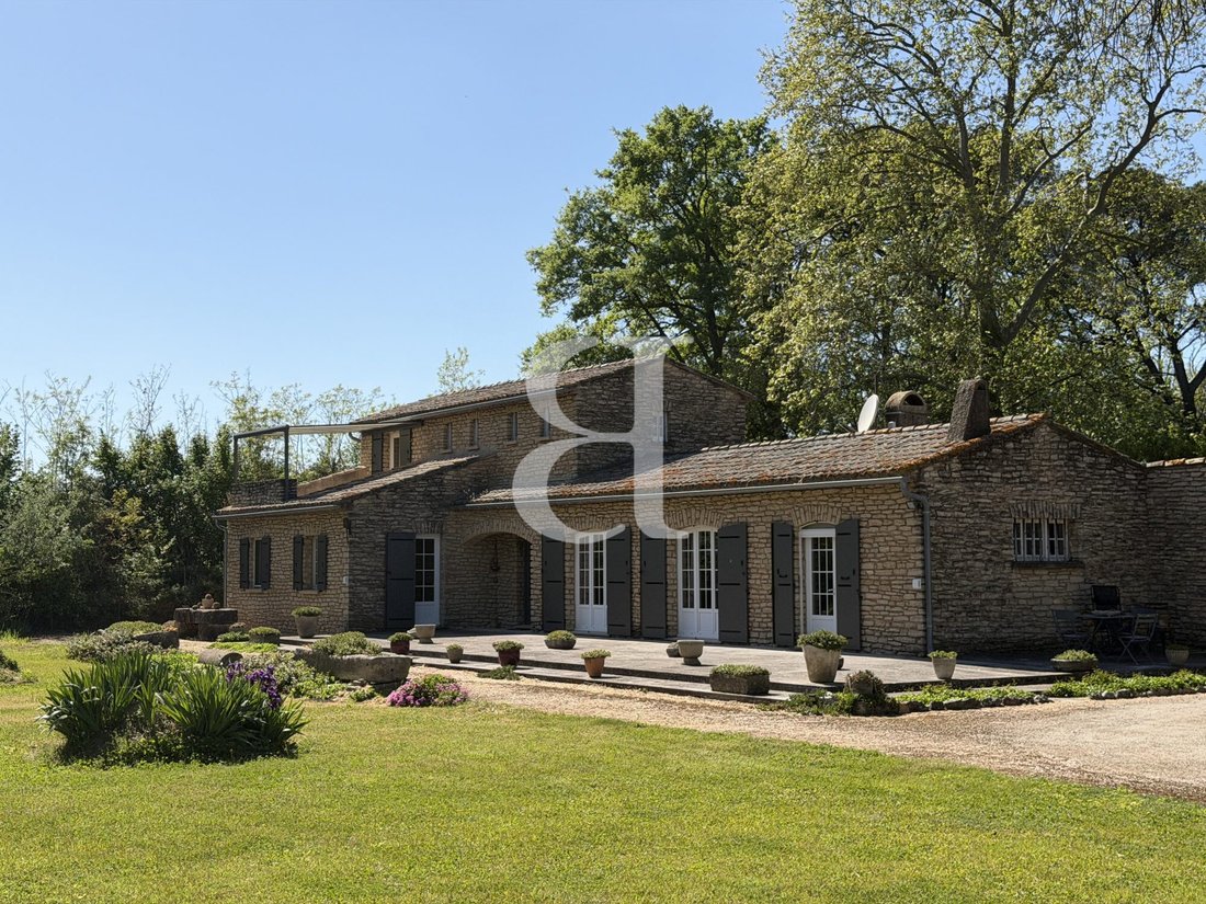Country House in Plan-d'Orgon, Provence-Alpes-Côte d'Azur, France 1 - 17783668