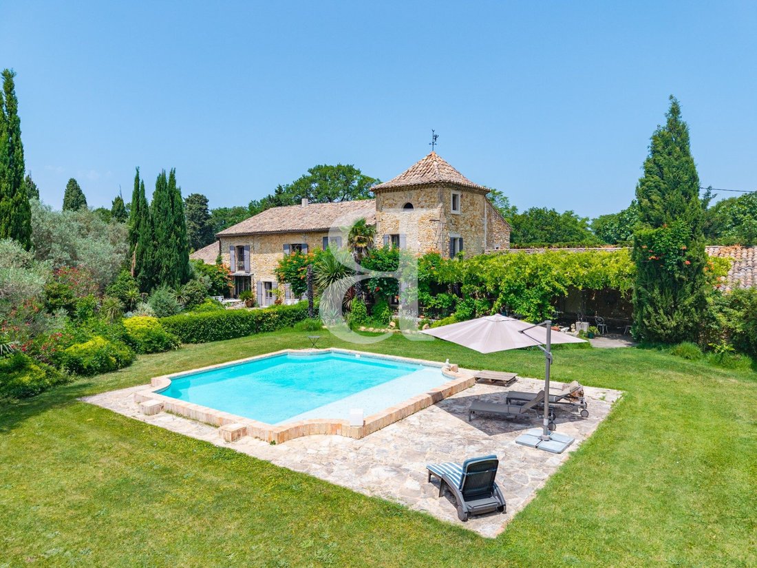 Country House in Orange, Provence-Alpes-Côte d'Azur, France 1 - 16838208
