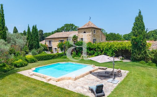 Country House in Orange, Provence-Alpes-Côte d'Azur, France 1