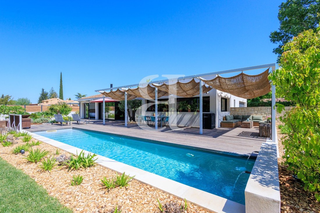 Villa in Nevons-route d'Apt, L'Isle-sur-la-Sorgue, France 1 - 16838292