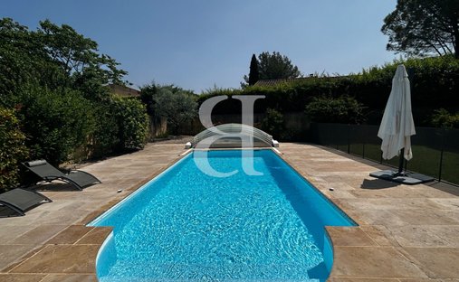 Villa in Secteur Nord, Pernes-les-Fontaines, France 1