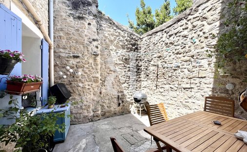 House in Saint-Rémy-de-Provence, Provence-Alpes-Côte d'Azur, France 1