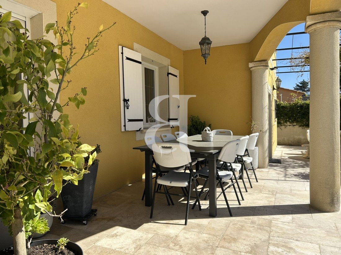 Villa in Centre Ville, Le Thor, France 3 - 17651417