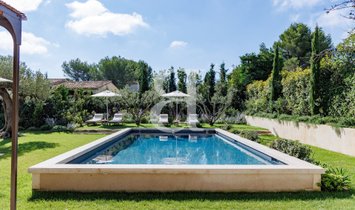 Casa di campagna a Eygalières, Provenza-Alpi-Costa Azzurra, Francia 1