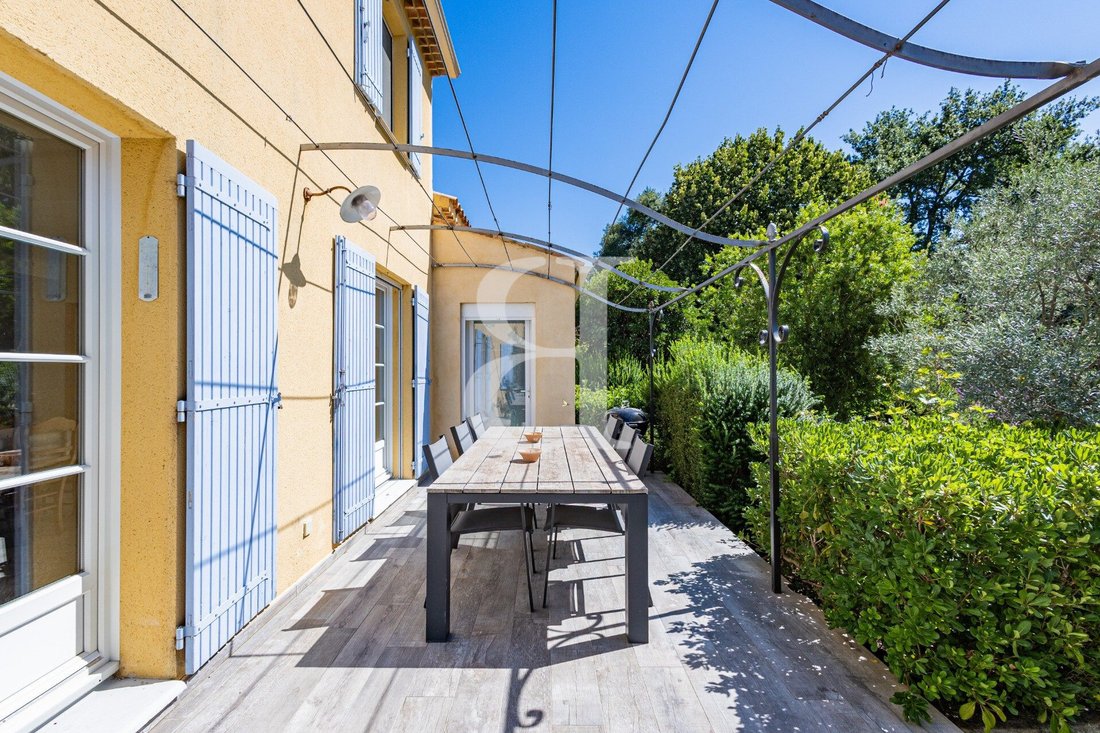 Villa in Roaix, Provence-Alpes-Côte d'Azur, France 2 - 17456312