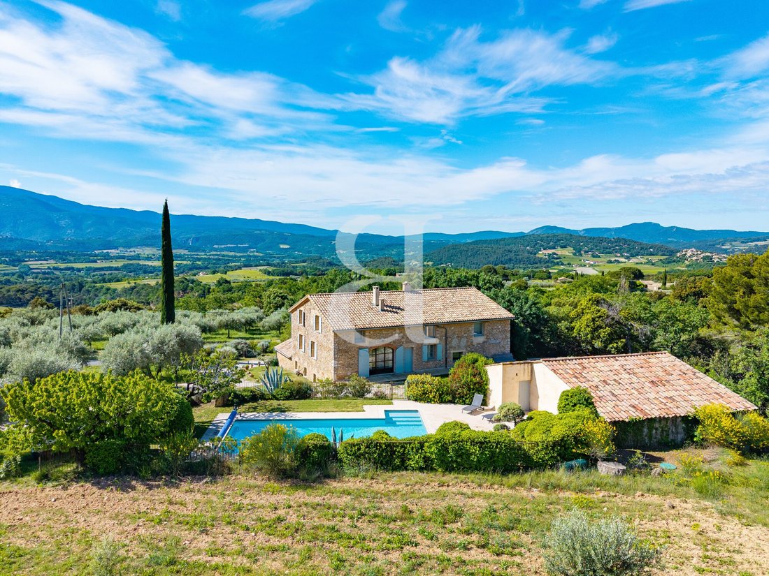 Country House in Merindol-les-Oliviers, Auvergne-Rhône-Alpes, France 1 - 17936555
