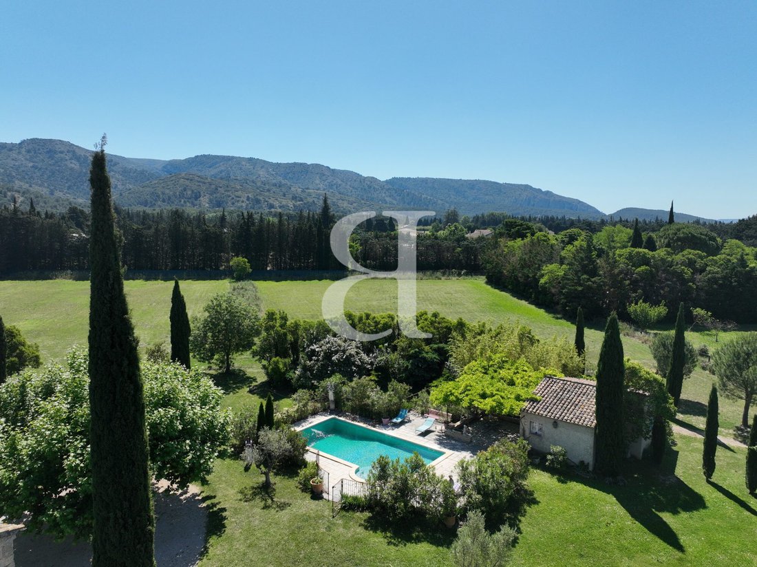 Country House in Cavaillon, Provence-Alpes-Côte d'Azur, France 4 - 17284329