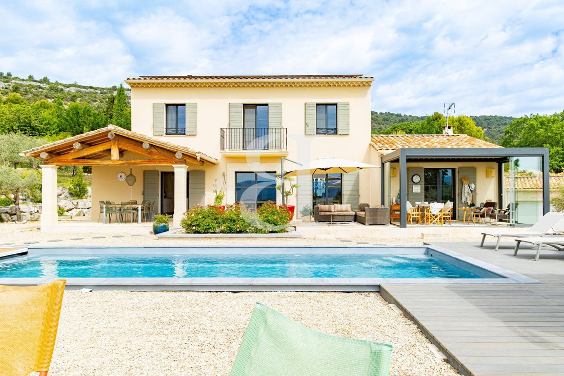 Villa in Saint-Saturnin-lès-Apt, Provence-Alpes-Côte d'Azur, France 4 - 17841033