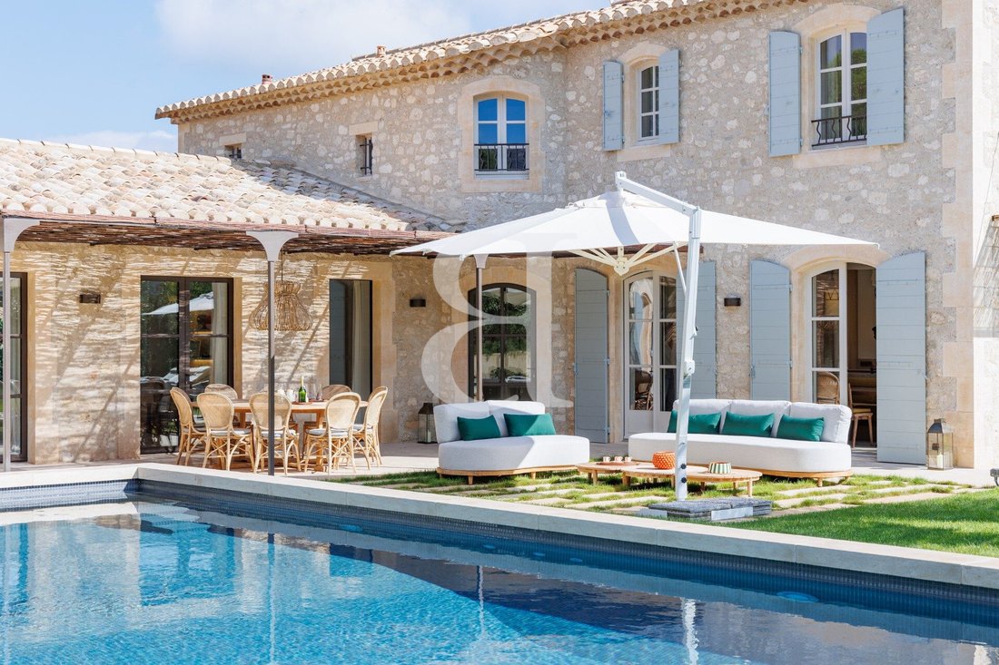 Country House in Eygalières, Provence-Alpes-Côte d'Azur, France 4 - 16838266