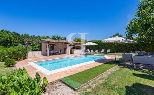 Maisons de campagne à Cabannes, Provence-Alpes-Côte d'Azur, France 1