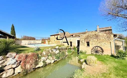 Farm Ranch in Montoison, Auvergne-Rhône-Alpes, France 1
