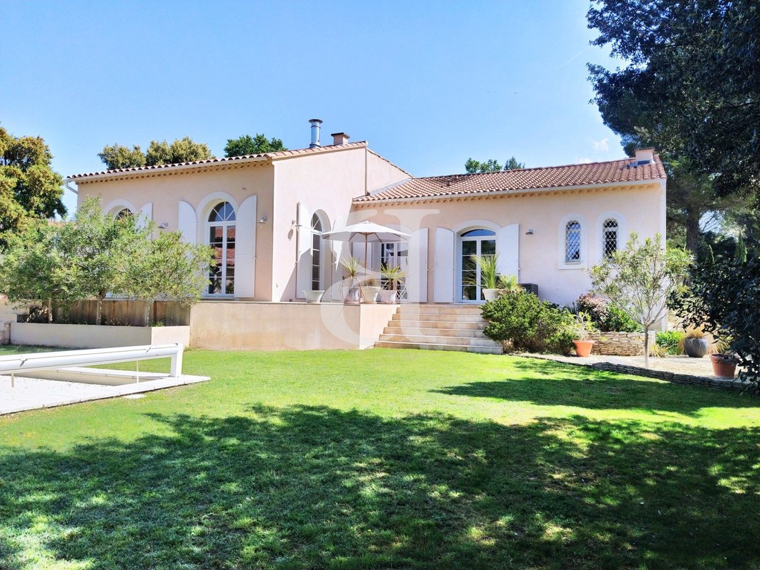 Villa in Nevons-route d'Apt, L'Isle-sur-la-Sorgue, France 1 - 17498705