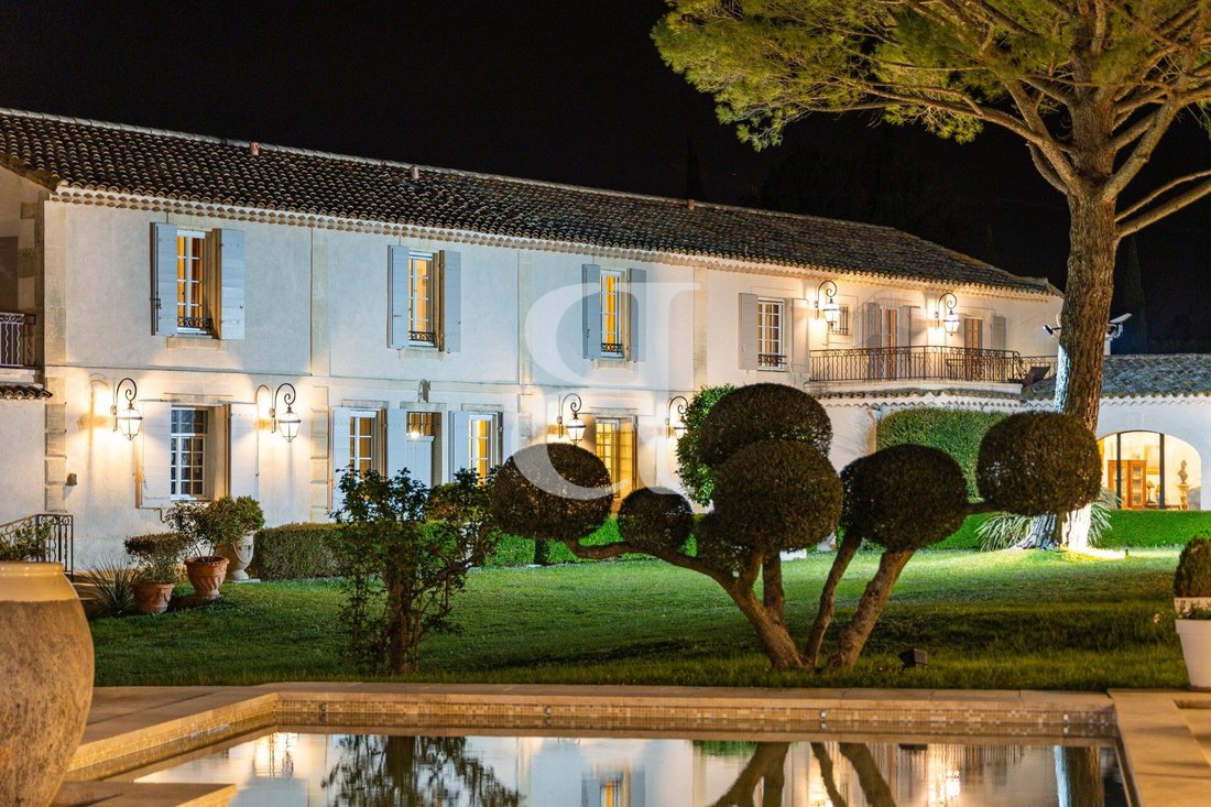 Country House in Arles, Provence-Alpes-Côte d'Azur, France 4 - 16838231