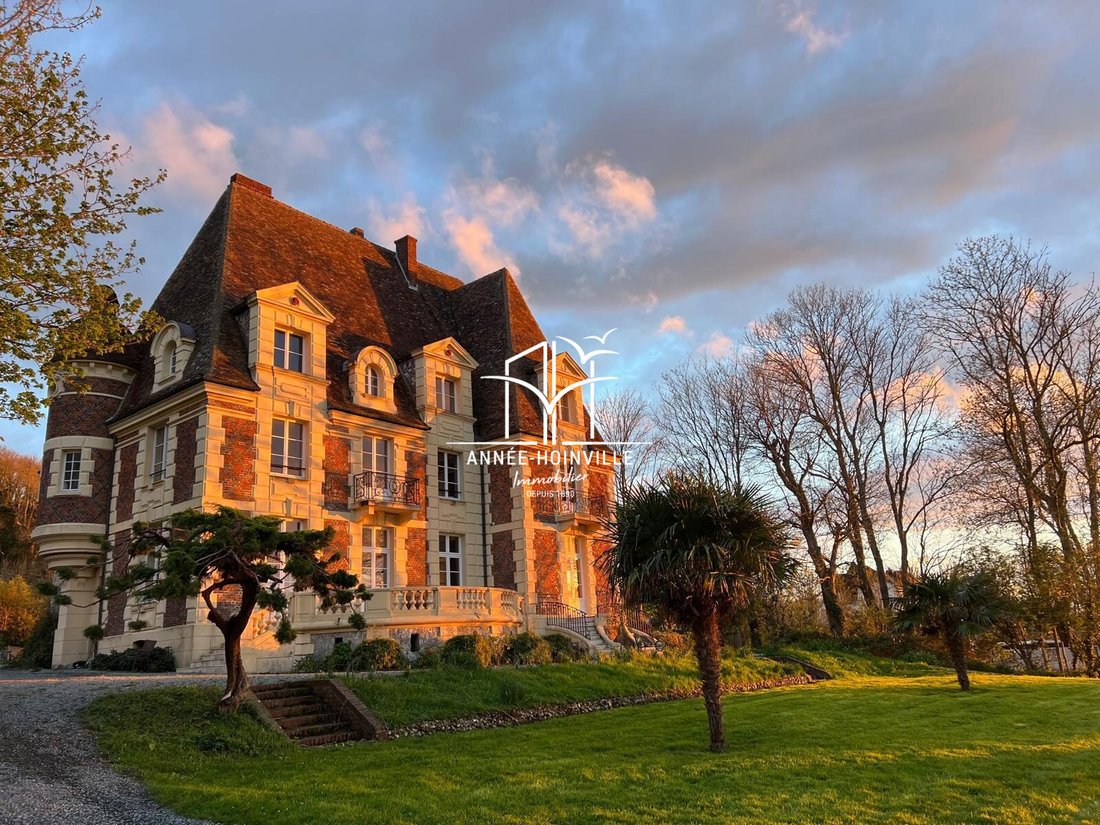 Domaine à Trouville-sur-Mer, Normandie, France 1 - 18389758