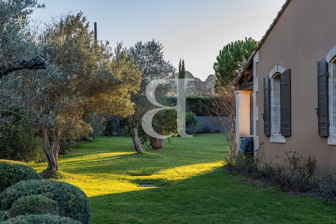 Villa in Saint-Rémy-de-Provence, Provence-Alpes-Côte d'Azur, France 4 - 17651475