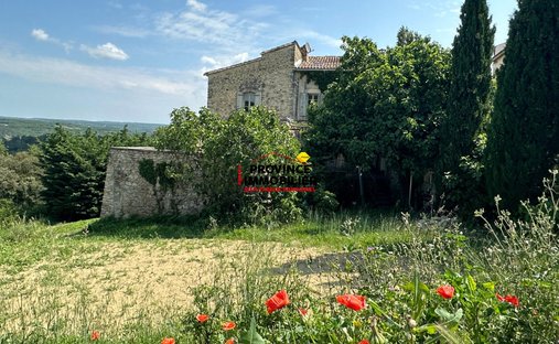 House in Chantemerle-les-Grignan, Auvergne-Rhône-Alpes, France 1