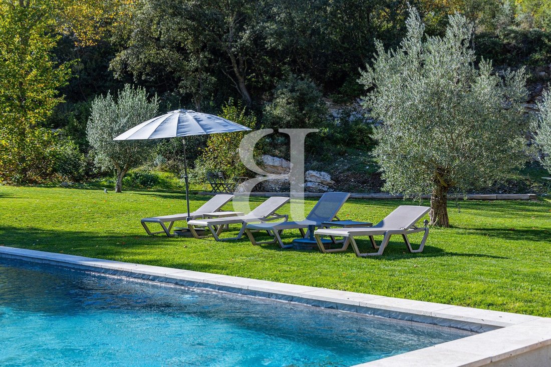 Country House in Fontaine-de-Vaucluse, Provence-Alpes-Côte d'Azur, France 4 - 16838328