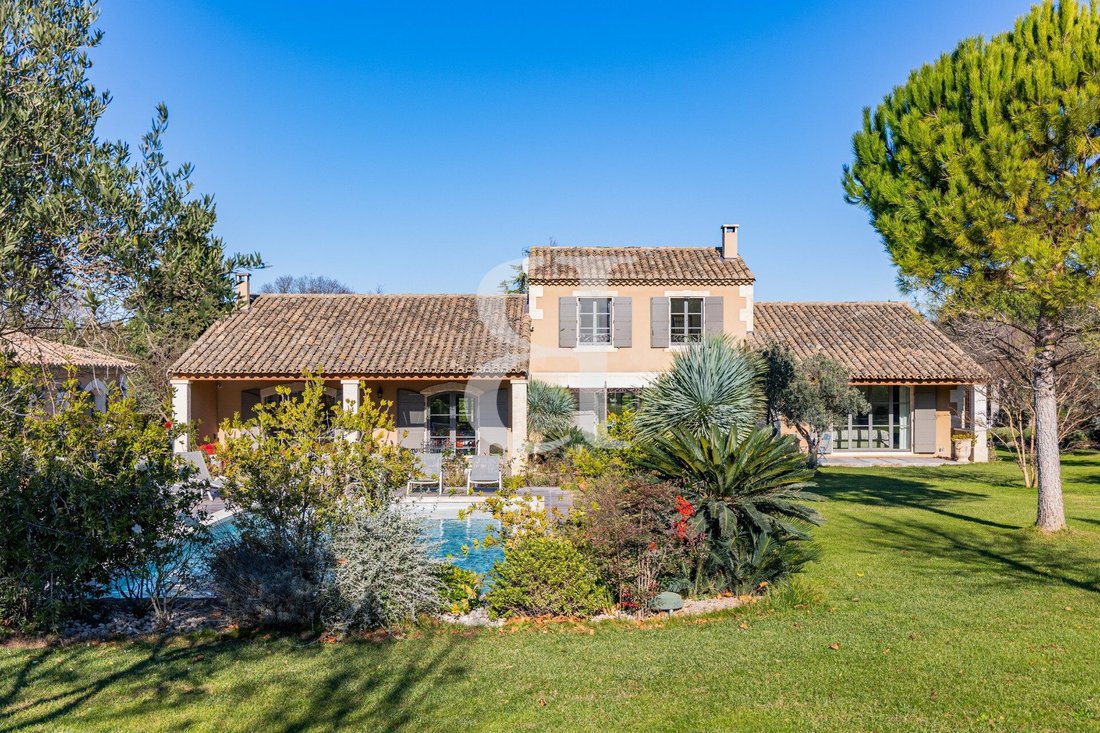 Villa in Saint-Rémy-de-Provence, Provence-Alpes-Côte d'Azur, France 2 - 17651475