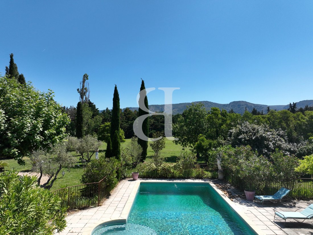 Country House in Cavaillon, Provence-Alpes-Côte d'Azur, France 2 - 17284329