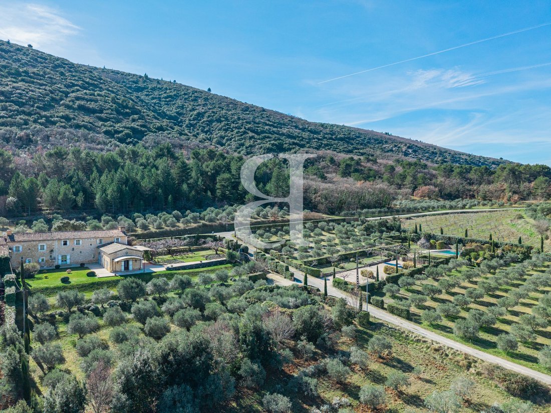 Country House in Bonnieux, Provence-Alpes-Côte d'Azur, France 3 - 16838332