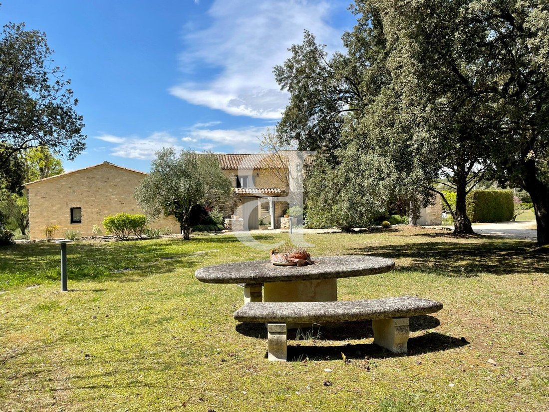 Country House in Ménerbes, Provence-Alpes-Côte d'Azur, France 4 - 16838169