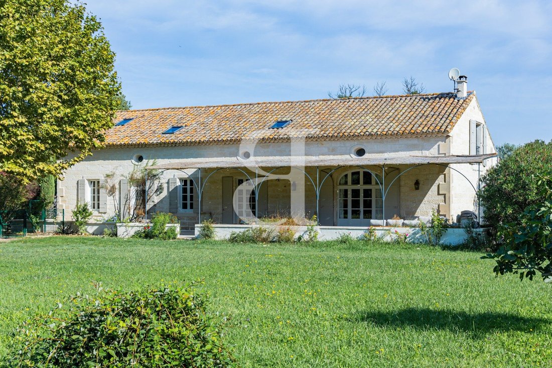 Country House in Saint-Rémy-de-Provence, Provence-Alpes-Côte d'Azur, France 1 - 16838253