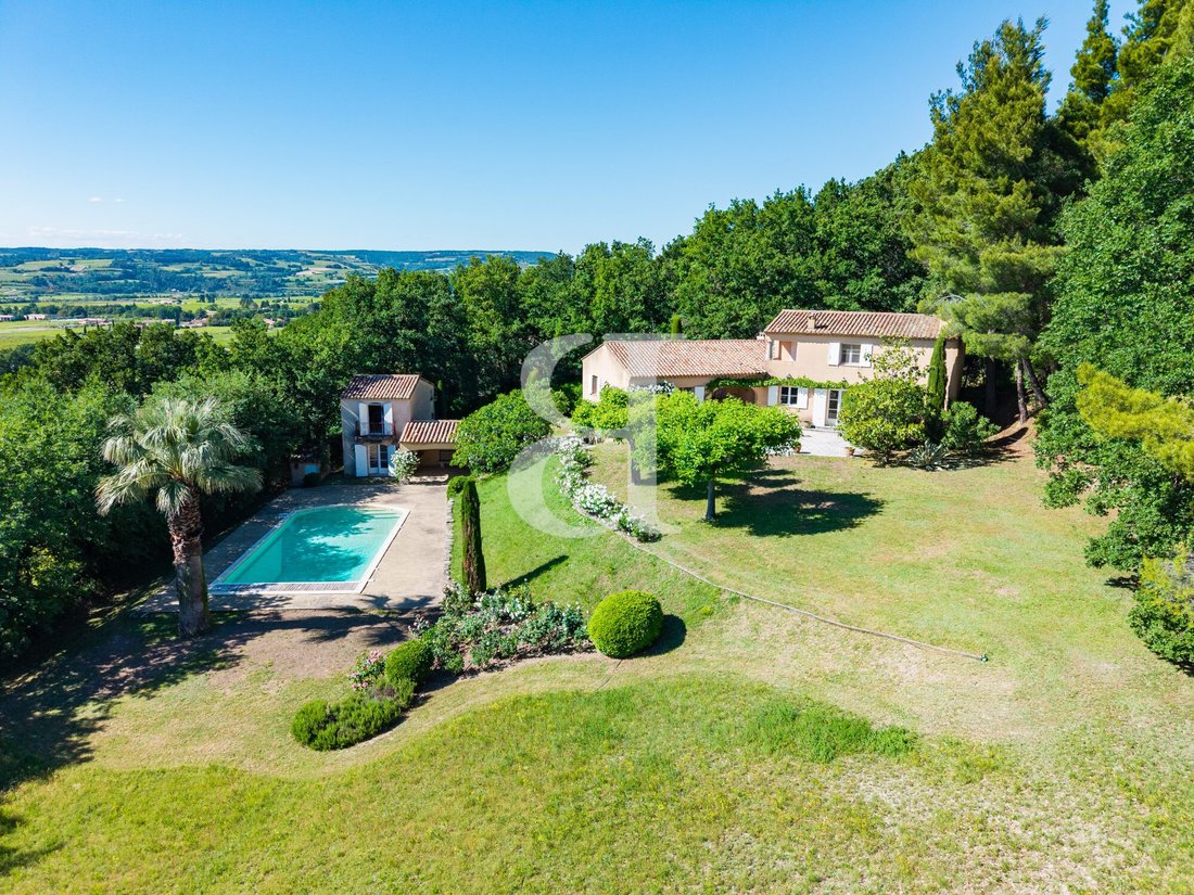 Villa in Séguret, Provence-Alpes-Côte d'Azur, France 1 - 17732315