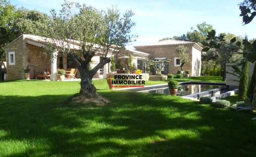 Villa in Suze-la-Rousse, Auvergne-Rhône-Alpes, France 1