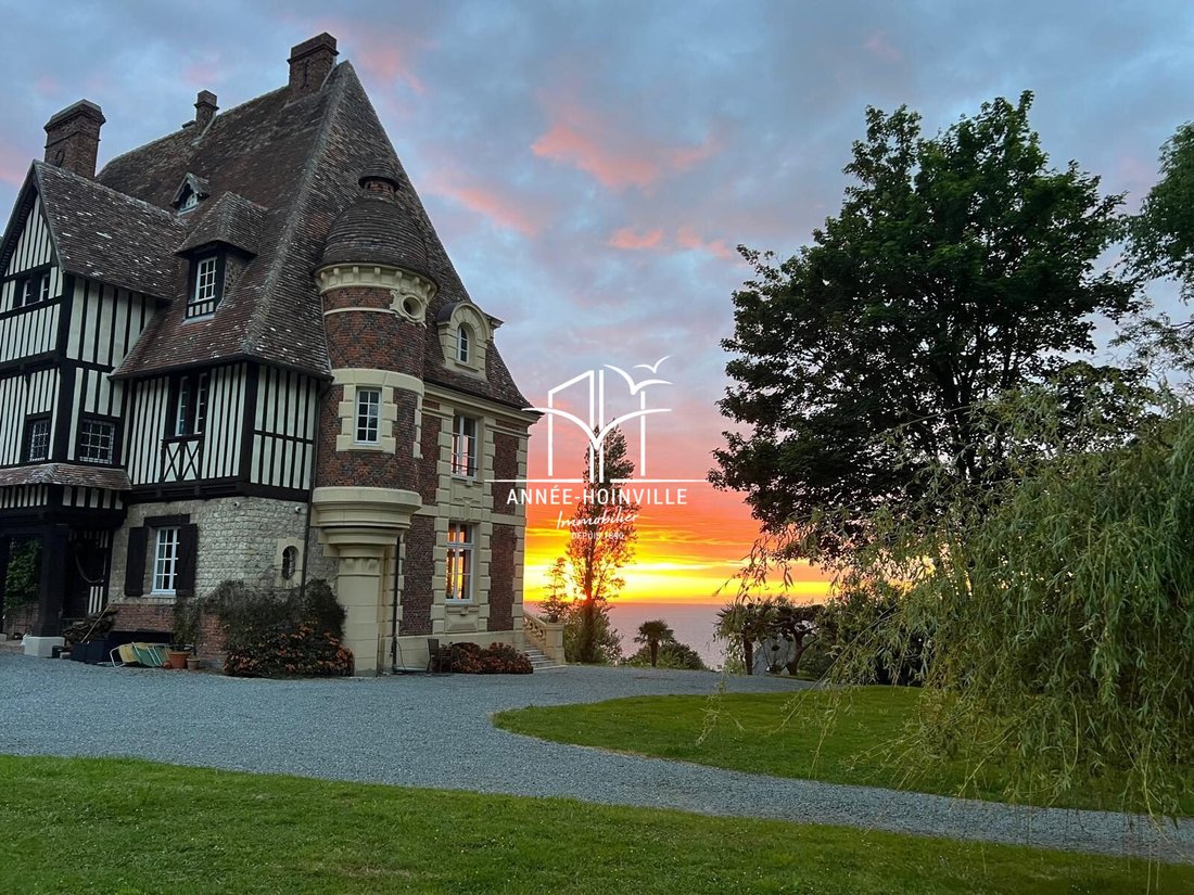 Domaine à Trouville-sur-Mer, Normandie, France 2 - 18389758
