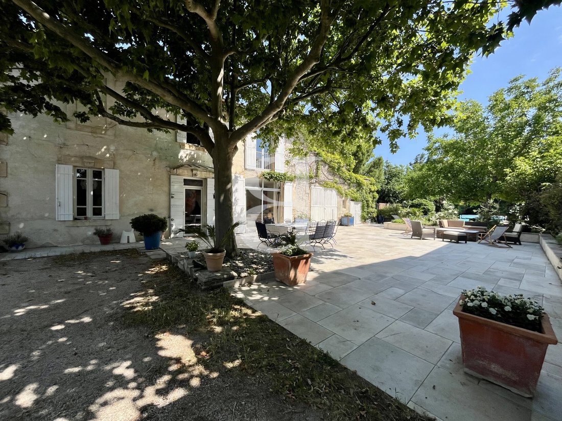 Country House in Noves, Provence-Alpes-Côte d'Azur, France 4 - 18390037