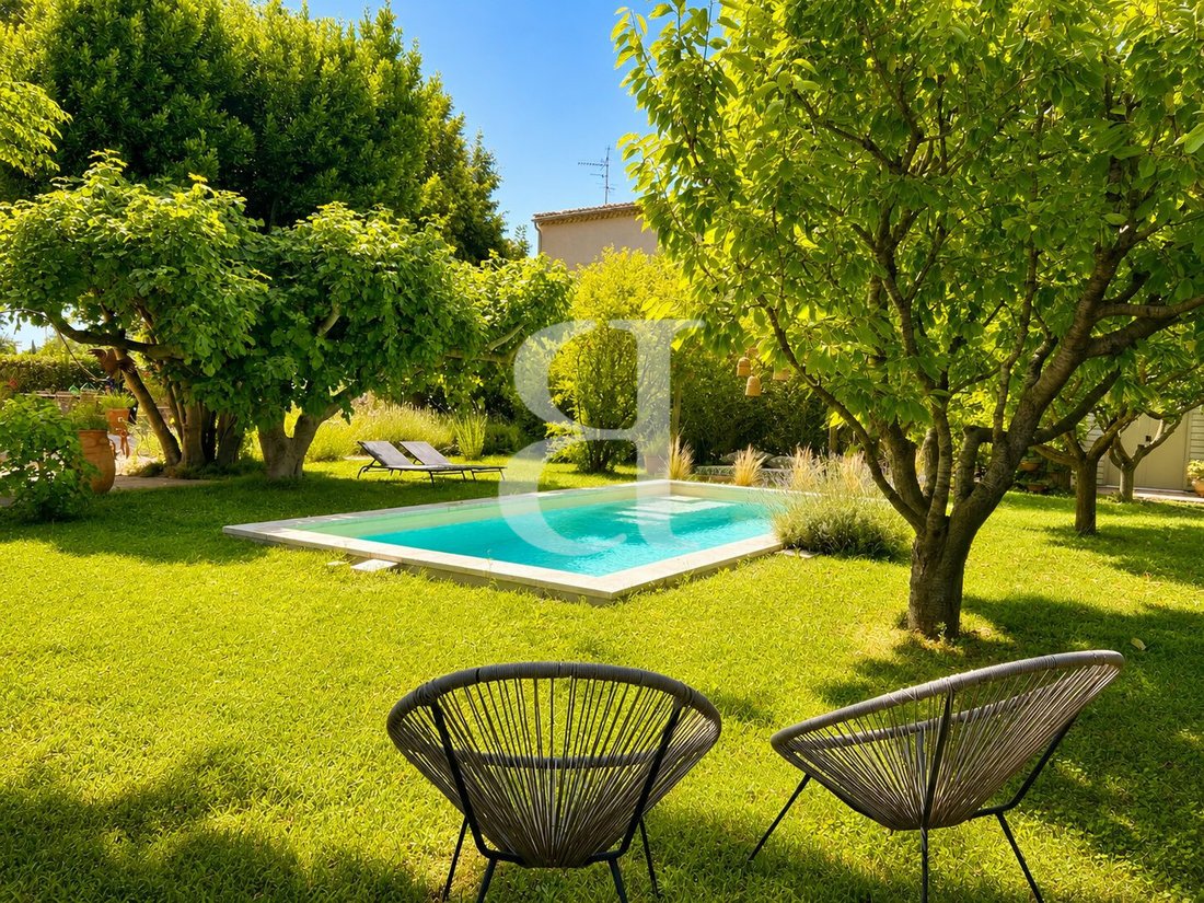 Country House in Centre Ville, Le Thor, France 4 - 18390085