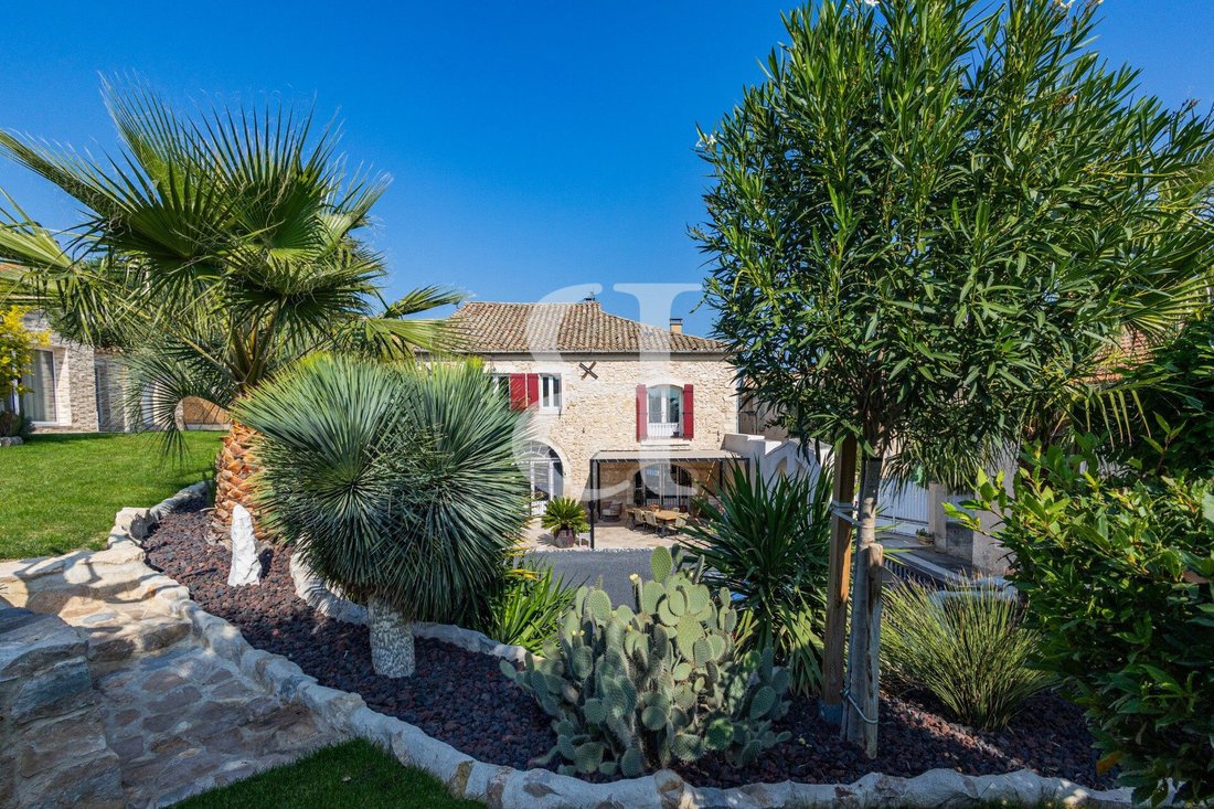 Country House in Centre Ville, Vedène, France 1 - 16838307