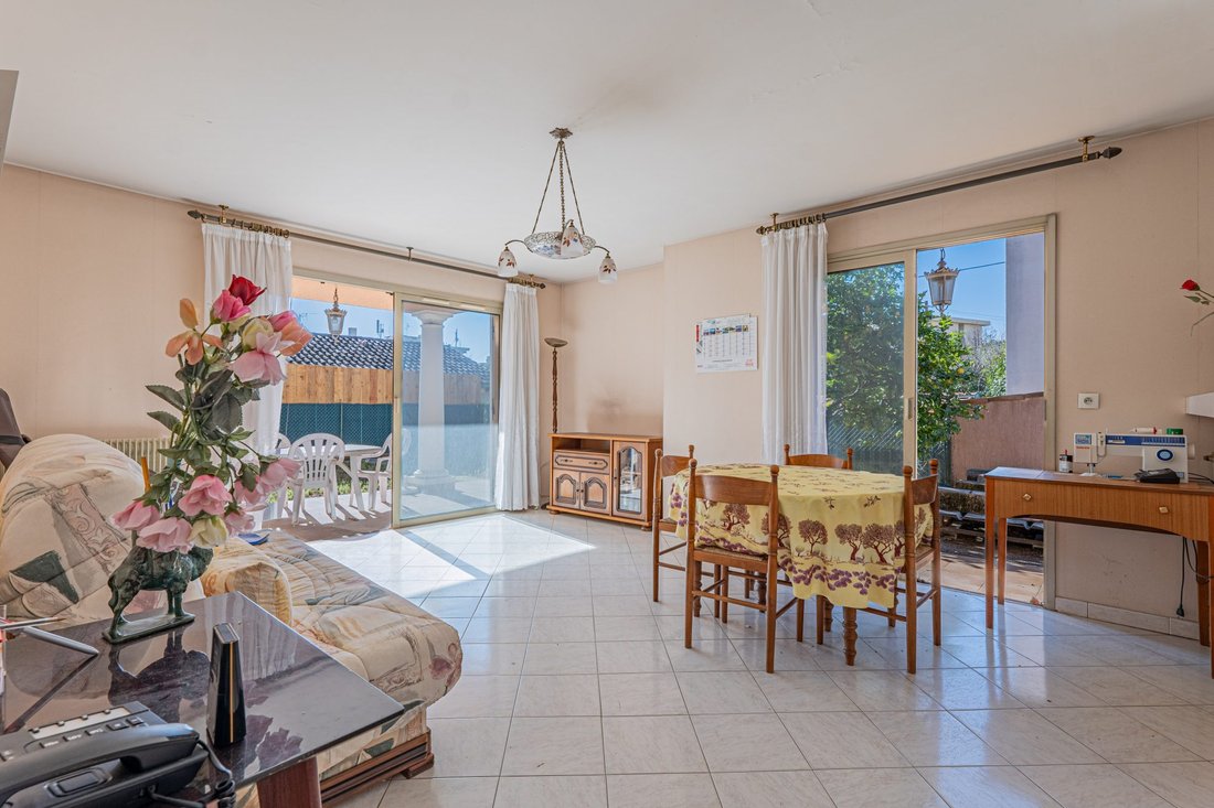 House in Saint-Laurent-du-Var, Provence-Alpes-Côte d'Azur, France 4 - 18389774