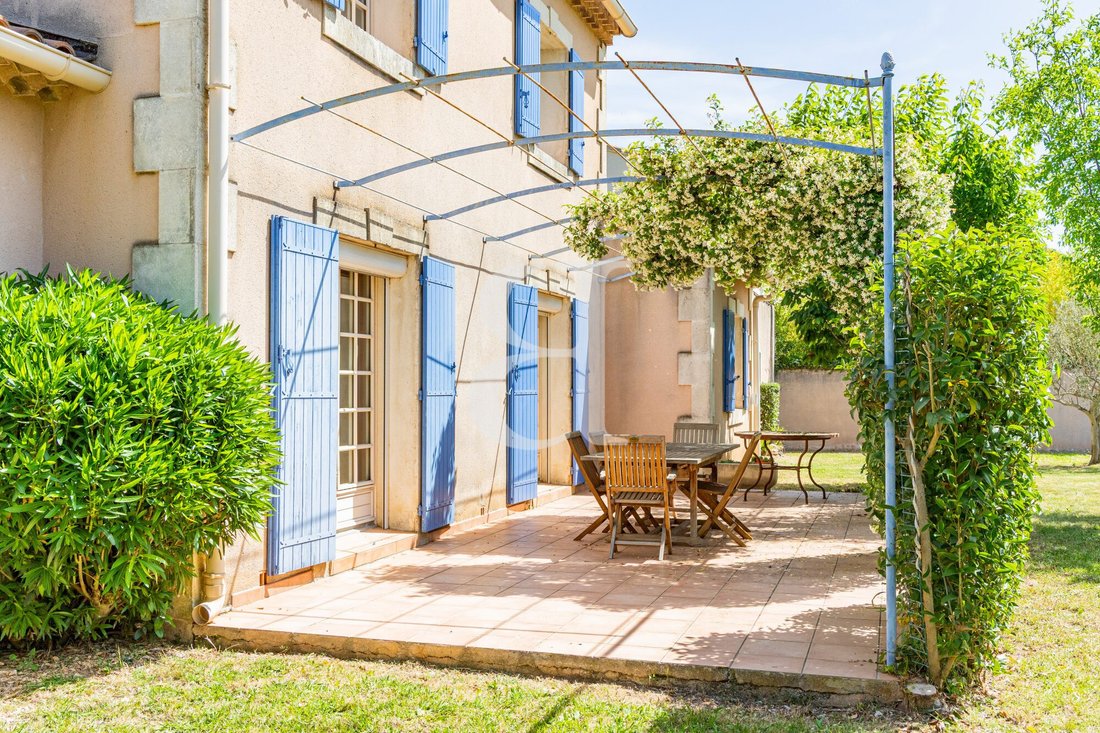 Villa in Saint-Rémy-de-Provence, Provence-Alpes-Côte d'Azur, France 2 - 16838228