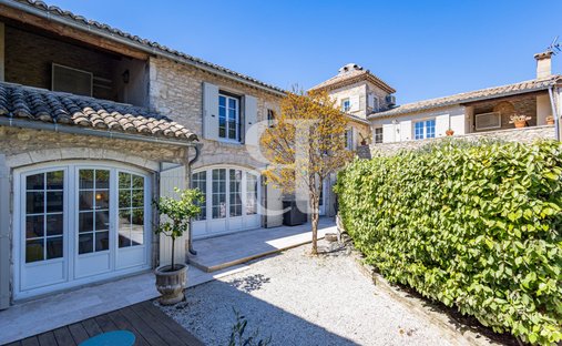 Country House in Saint-Rémy-de-Provence, Provence-Alpes-Côte d'Azur, France 1