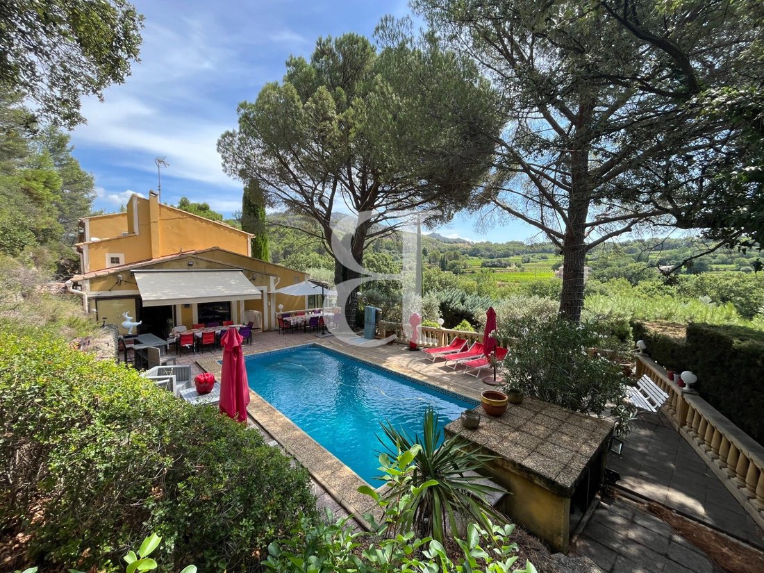 Villa in Beaumes-de-Venise, Provence-Alpes-Côte d'Azur, France 1 - 16838288