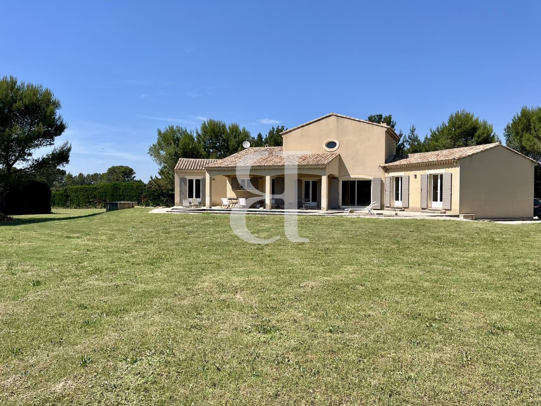 Villa in Boulbon, Provence-Alpes-Côte d'Azur, France 1 - 18390041
