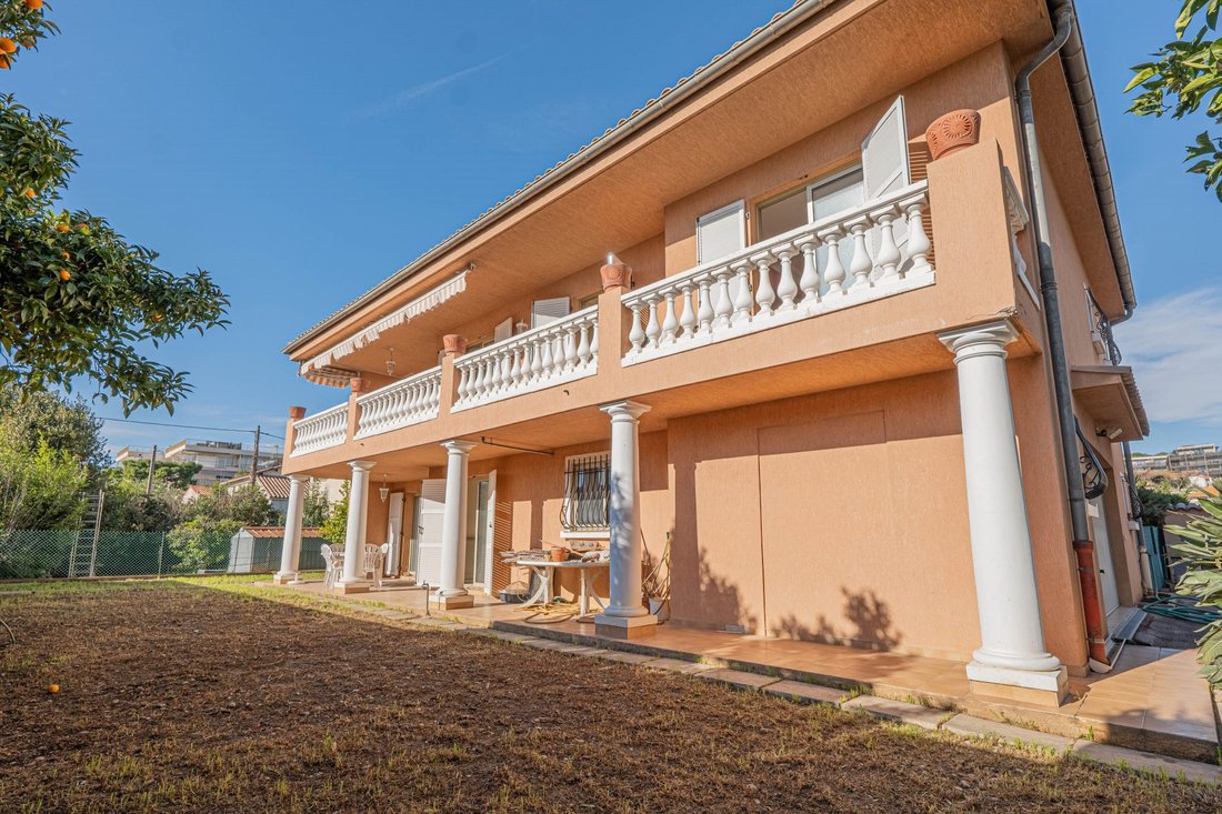 House in Saint-Laurent-du-Var, Provence-Alpes-Côte d'Azur, France 1 - 18389774