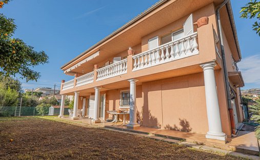 House in Saint-Laurent-du-Var, Provence-Alpes-Côte d'Azur, France 1