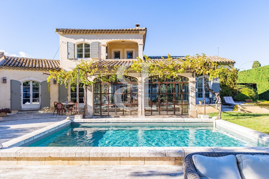 Villa in Verquières, Provence-Alpes-Côte d'Azur, France 1 - 16838259