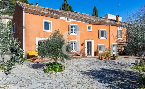 Country House in Roaix, Provence-Alpes-Côte d'Azur, France 1