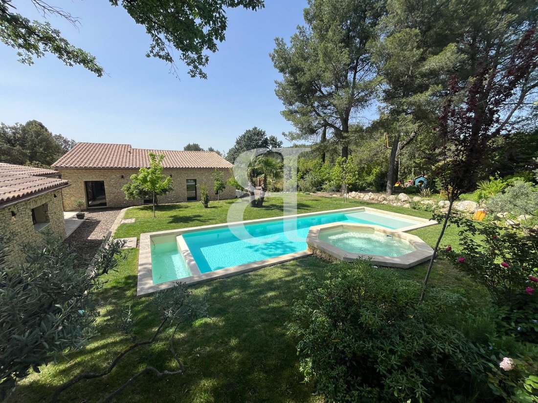 Villa in Saumane-de-Vaucluse, Provence-Alpes-Côte d'Azur, France 2 - 16838275