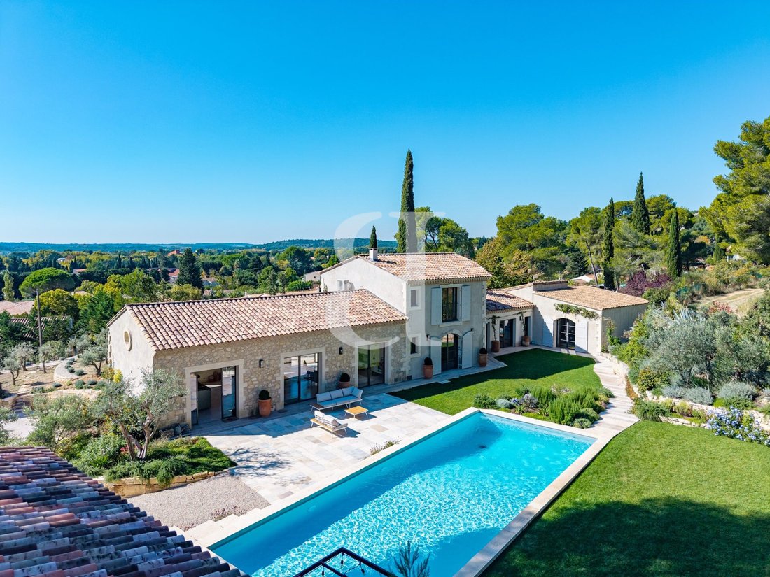 Country House in Maussane-les-Alpilles, Provence-Alpes-Côte d'Azur, France 1 - 17456294