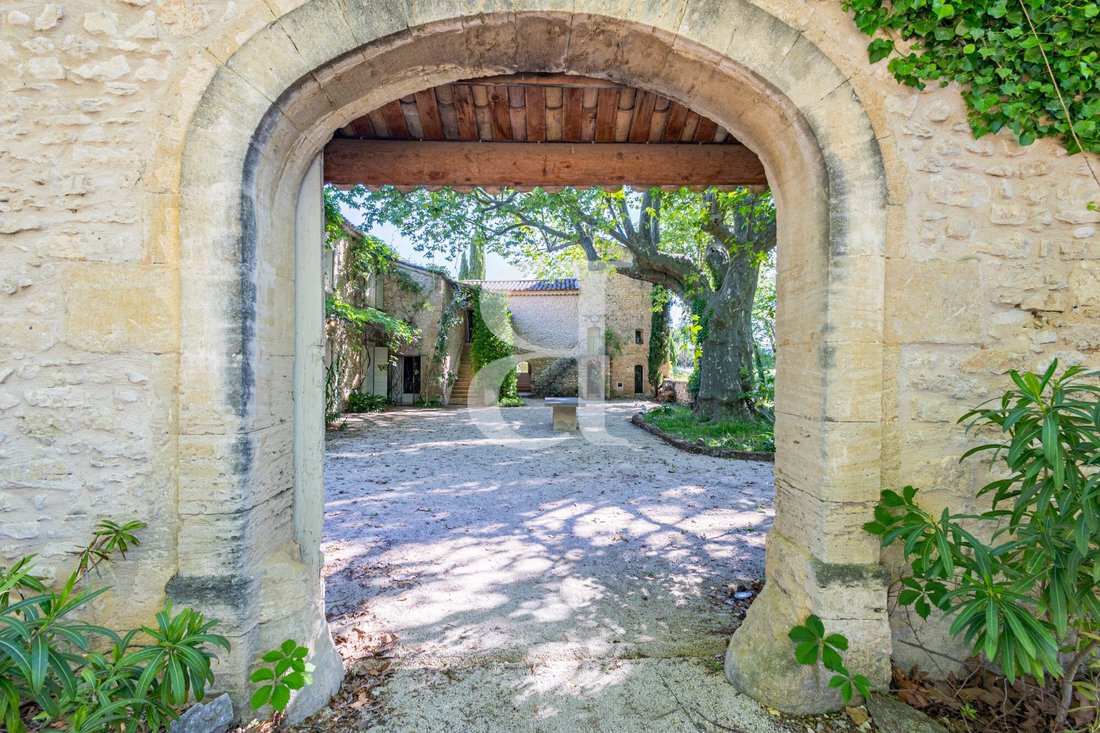 Country House in Joucas, Provence-Alpes-Côte d'Azur, France 3 - 17831635