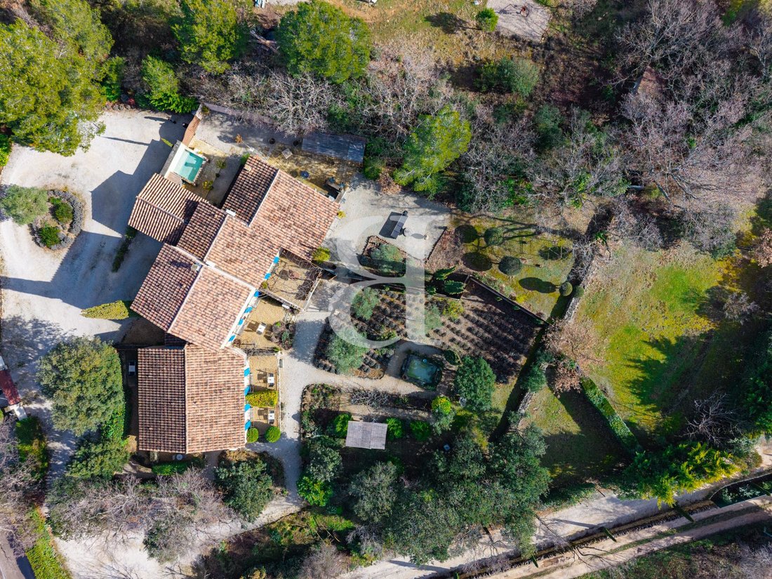 Villa in Lacoste, Provence-Alpes-Côte d'Azur, France 4 - 17224317