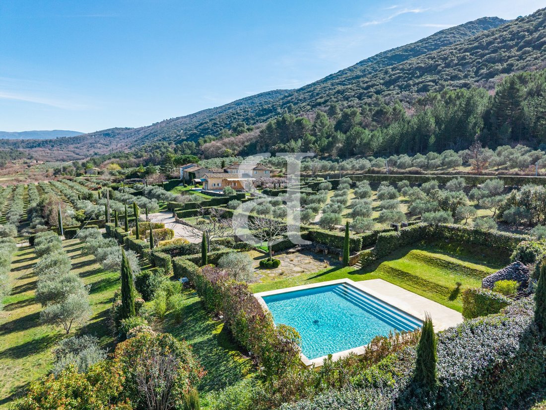 Country House in Bonnieux, Provence-Alpes-Côte d'Azur, France 1 - 16838332