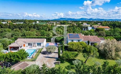 Villa à Ouest, Monteux, France 1