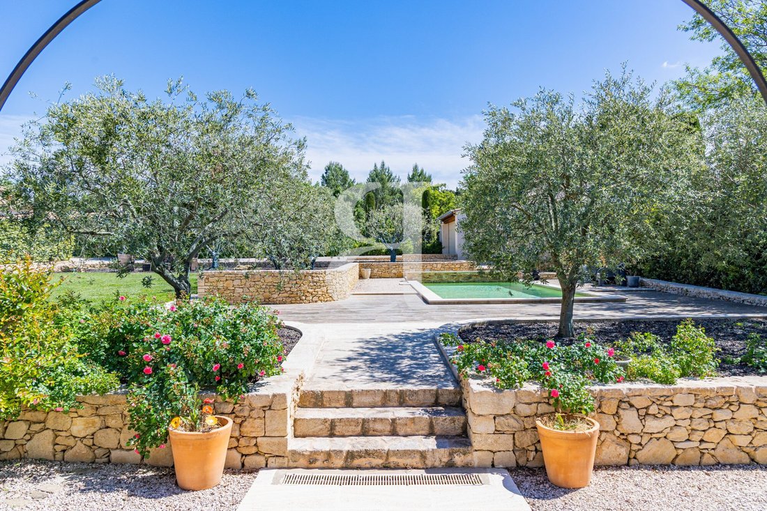 Villa in La Roque-sur-Pernes, Provence-Alpes-Côte d'Azur, France 2 - 18390052