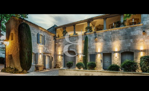 Maisons de campagne à Paradou, Provence-Alpes-Côte d'Azur, France 1