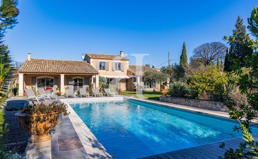 Villa in Saint-Rémy-de-Provence, Provence-Alpes-Côte d'Azur, France 1
